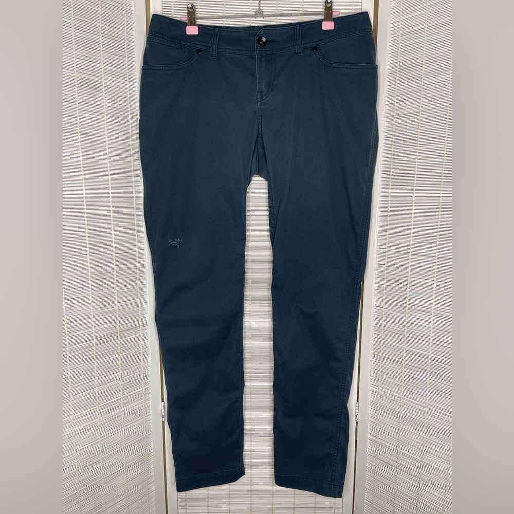 Arc’teryx Navy Cotton Blend Outdoor Pants Straight Leg Mid Rise Size 10